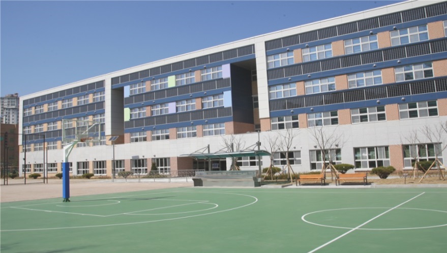 행복한 배움으로 서로 소통하며 함께 성장하는 운정중학교